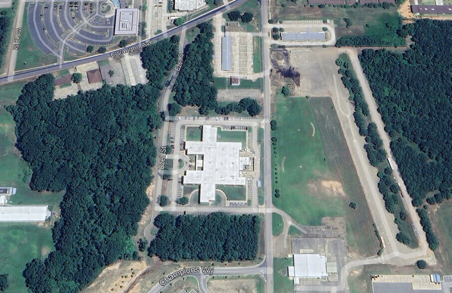 More Photos Of 1401 Ezell St, Ruston Hospital For Sale