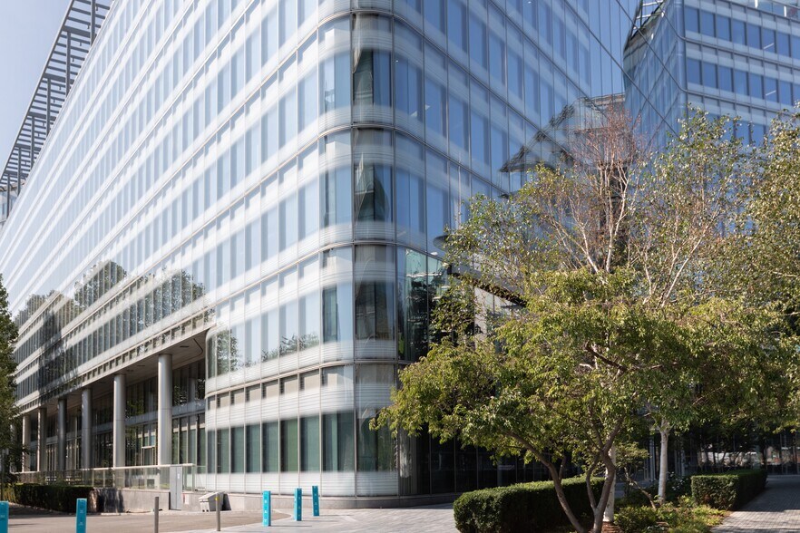 Primary Photo Of 3 More London Riverside, London Coworking Space