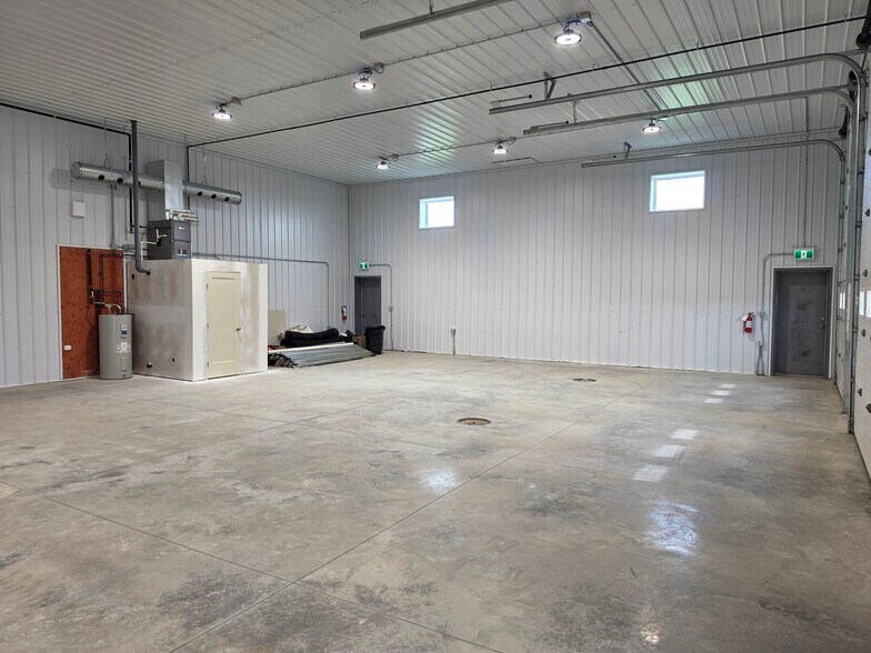 More Photos Of 4828 46 Ave, Millet Service For Sale
