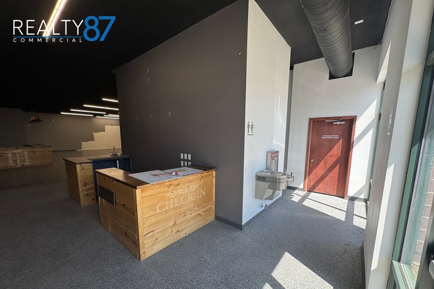 More Photos Of 576 Boyson Rd NE, Cedar Rapids Storefront Retail Office For Lease