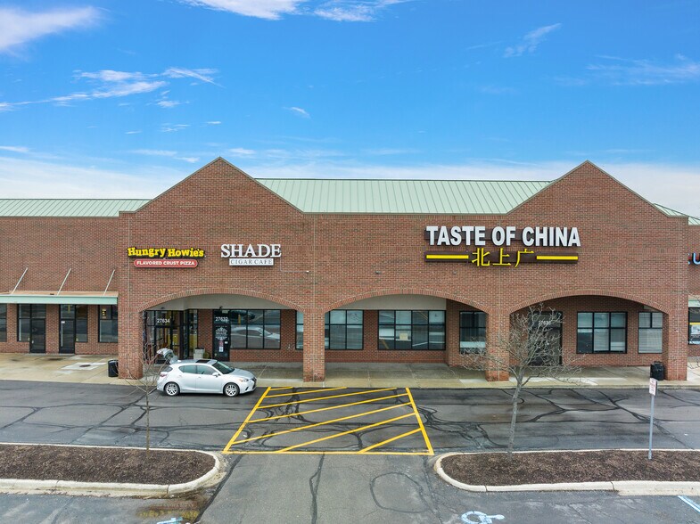 More Photos Of 27616-27690 Middlebelt Rd, Farmington Hills Freestanding For Lease