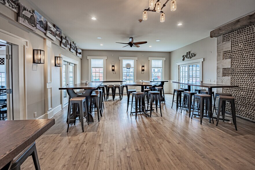 More Photos Of 310 Lake St, Wilson Hotel For Sale