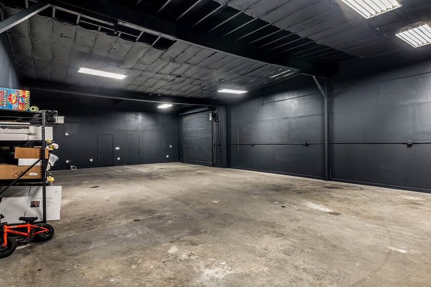 More Photos Of 15131 Illinois Ave, Paramount Warehouse For Sale