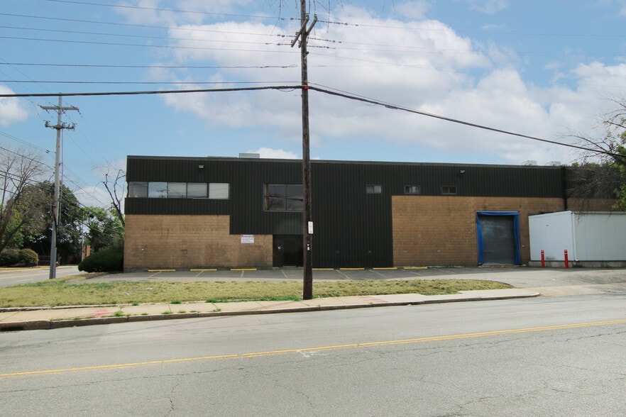 More Photos Of 129 Commercial St, Malden Warehouse For Lease
