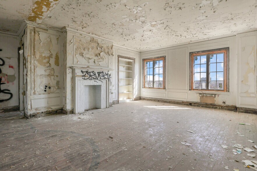 More Photos Of 1312 E Broad St, Columbus Apartments For Sale