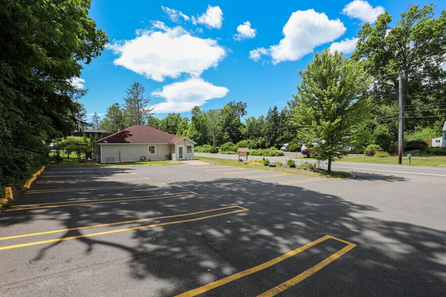 More Photos Of 216 Rt. 32, New Paltz Medical For Sale