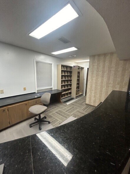 More Photos Of 223 1st St N, Alabaster Office For Sale