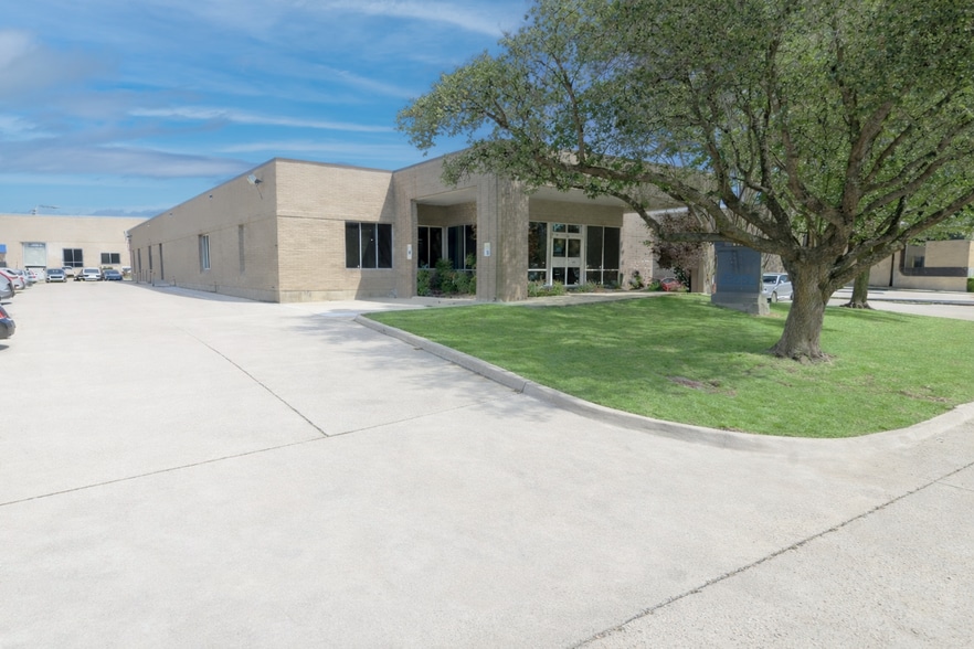 Primary Photo Of 4393 Sunbelt Dr, Addison Flex For Sale