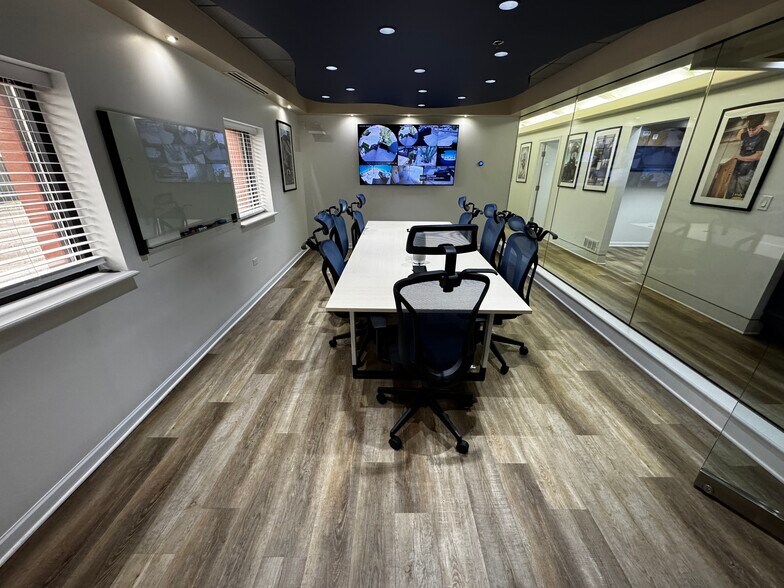 More Photos Of 1540 Hannah Ave, Forest Park Light Distribution For Lease