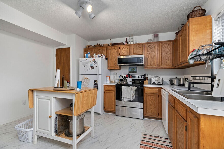 More Photos Of 2401 Mosley St, Waynesboro Apartments For Sale