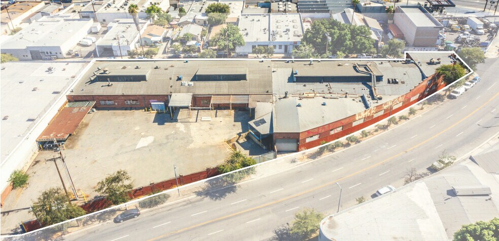 More Photos Of 3301 E 14th St, Los Angeles Warehouse For Sale