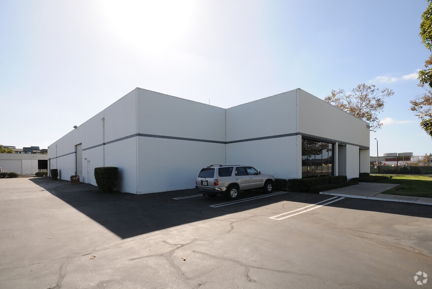 More Photos Of 16902 Millikan Ave, Irvine Warehouse For Lease