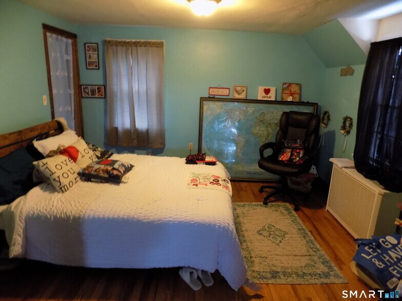 More Photos Of 941 Farmington Ave, Bristol Office Residential For Sale