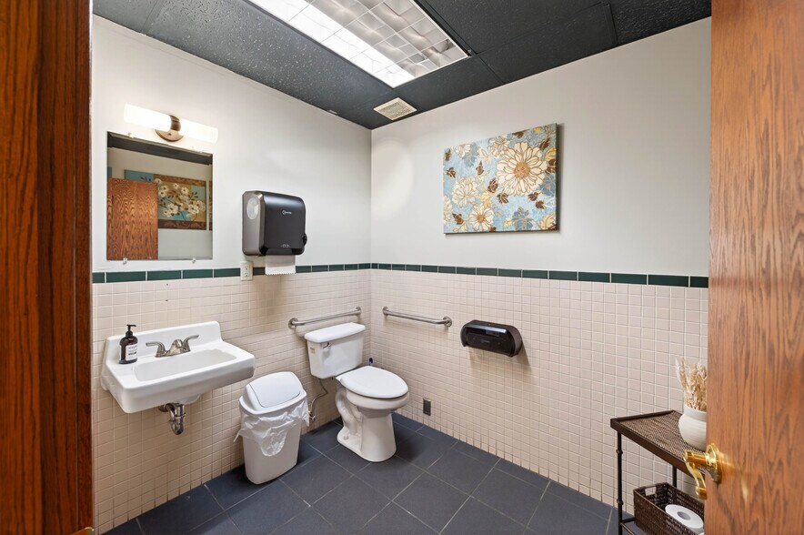 More Photos Of 122 Cayuga St, Fulton Restaurant For Sale