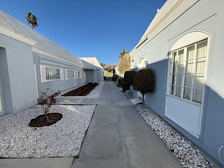 More Photos Of 3450-3454 Loma Vista Rd, Ventura Medical For Lease