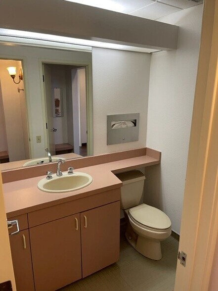 More Photos Of 2329 Oak Park Ln, Santa Barbara Medical For Lease