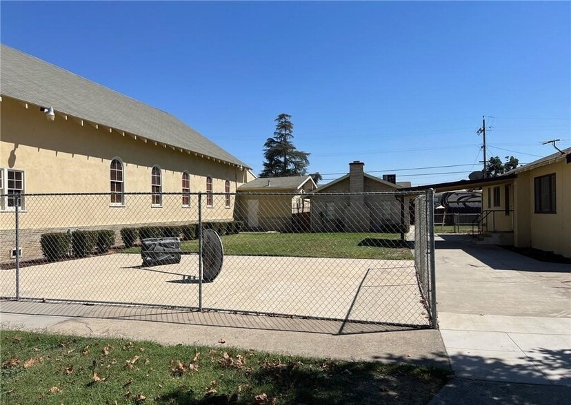 More Photos Of 607 Trinity Ave, Chowchilla Religious Facility For Sale