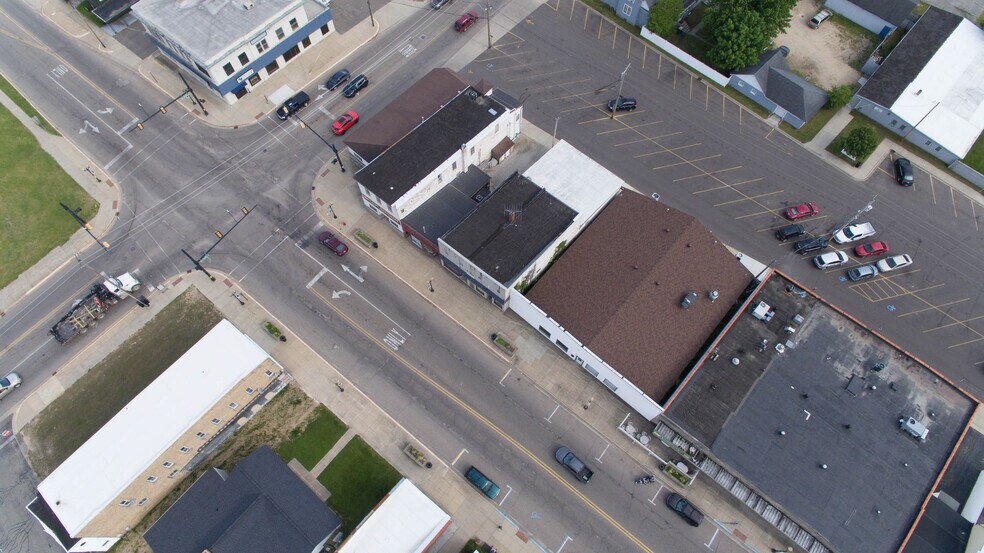 More Photos Of 10 W Main St, Hartford Storefront For Sale