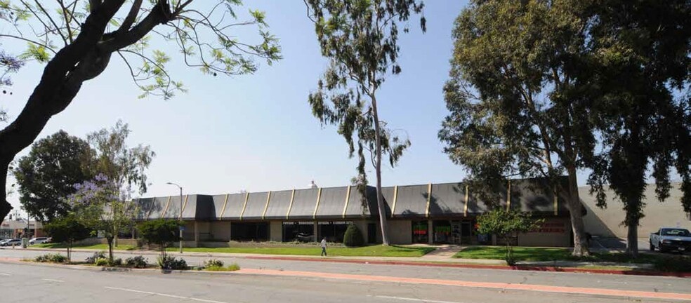 More Photos Of 200 W Redlands Blvd, Redlands Freestanding For Lease