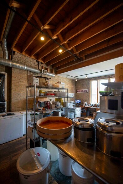 More Photos Of 1829 W Chicago Ave, Chicago Storefront Retail Residential For Lease
