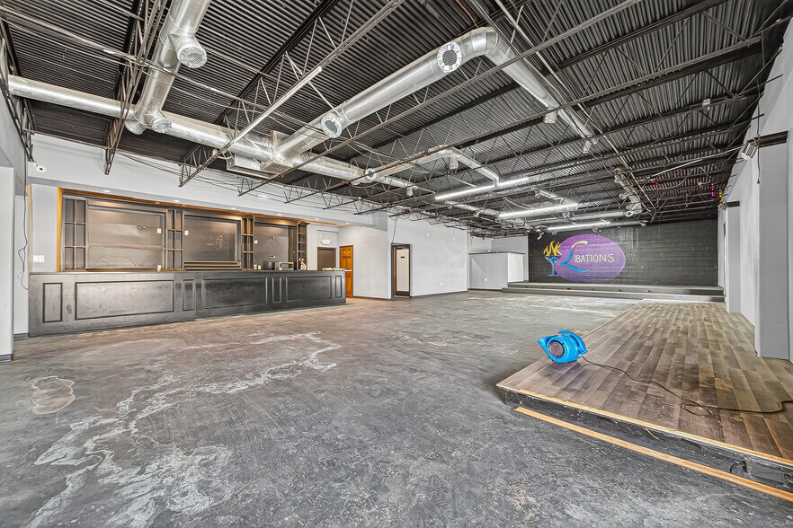 More Photos Of 13001-13011 Fondren Rd, Houston Unknown For Lease
