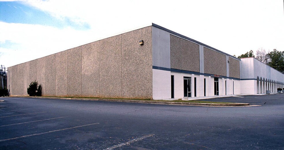More Photos Of 6481 Peachtree Industrial Blvd, Atlanta Unknown For Lease