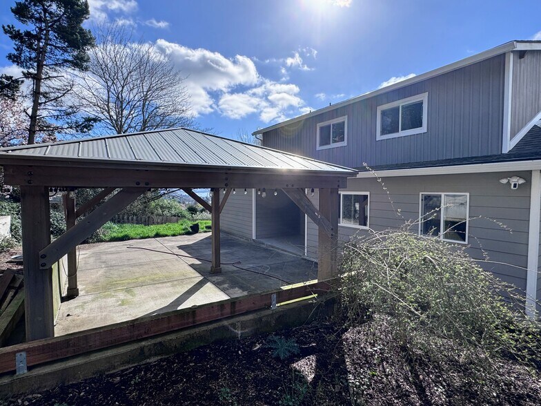 More Photos Of 1505 NW 10th Ave, Camas Multifamily For Sale
