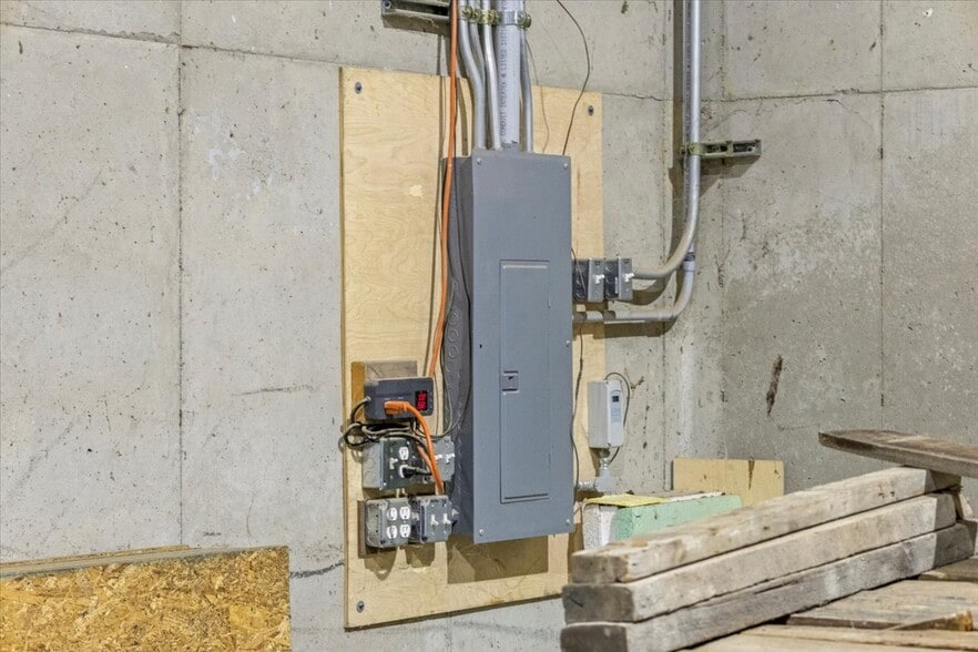 More Photos Of 11085 Baileyton Rd, Greeneville Manufacturing For Lease