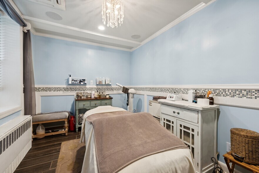 More Photos Of 504 Merrick Rd, Lynbrook Apartments For Sale