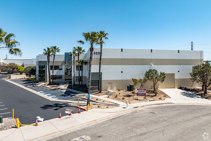 More Photos Of 3230 Cornerstone Dr, Eastvale Warehouse For Lease
