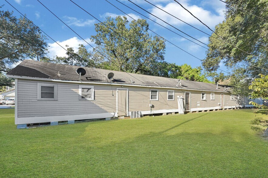 More Photos Of 404 W 3rd St, League City Manufactured Housing Mobile Home Park For Sale