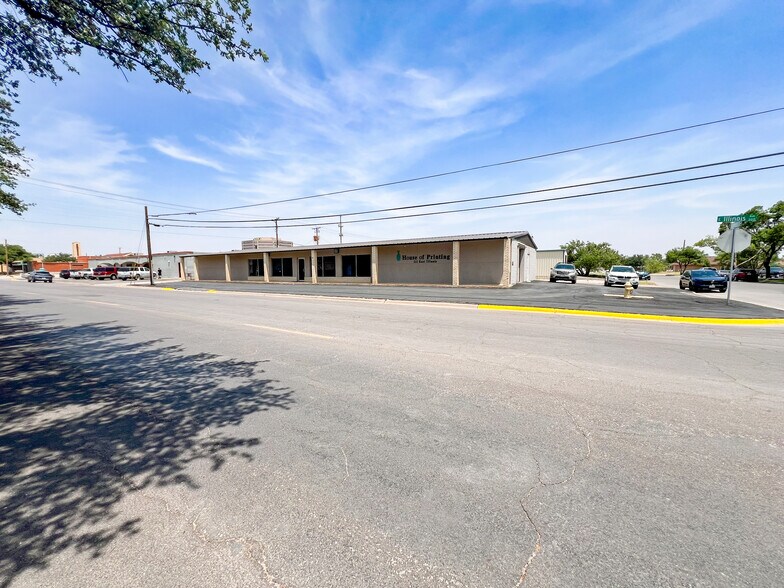 More Photos Of 311 E Illinois Ave, Midland Office For Sale