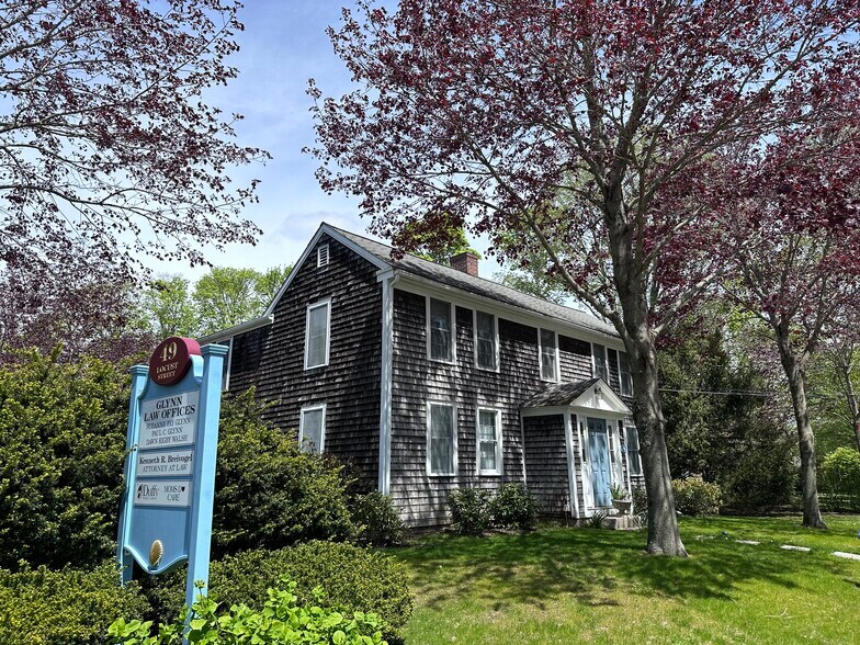 More Photos Of 49 Locust St, Falmouth Office Residential For Lease