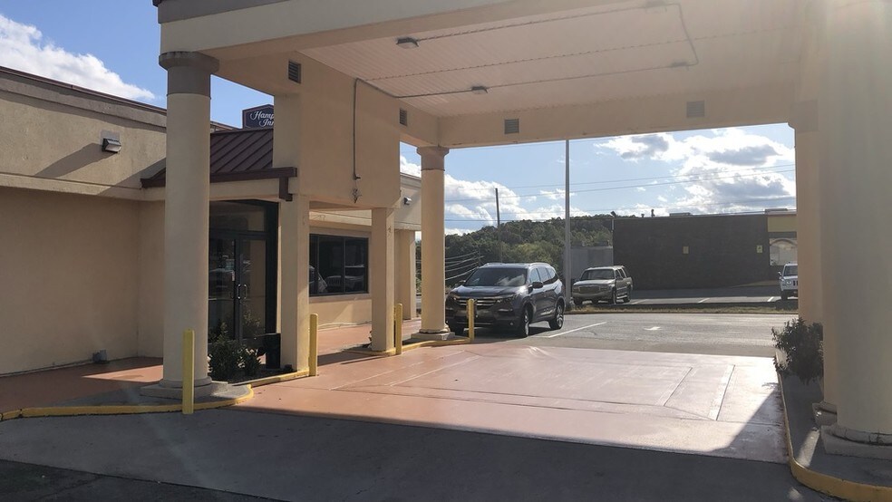 More Photos Of 1010 Cosby Hwy, Newport Hotel For Sale