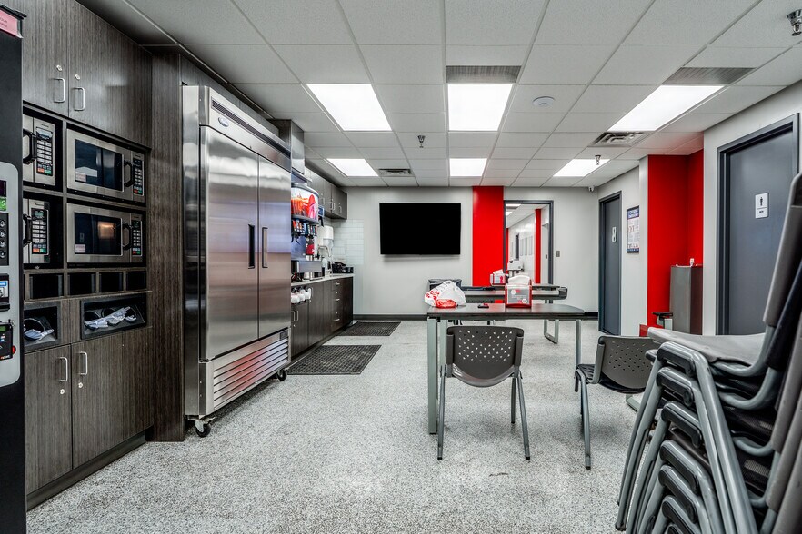 More Photos Of 20701 E 81st St, Broken Arrow Manufacturing For Sale