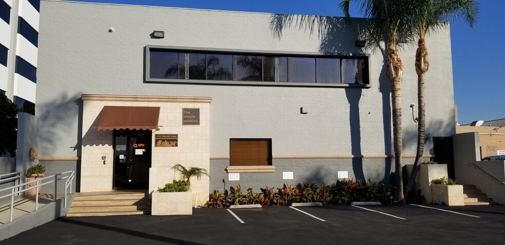 More Photos Of 123 N Lake Ave, Pasadena Office For Lease