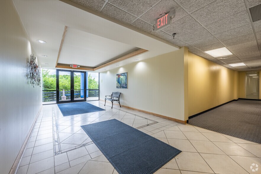 More Photos Of 600 N Bell Ave, Carnegie Unknown For Lease