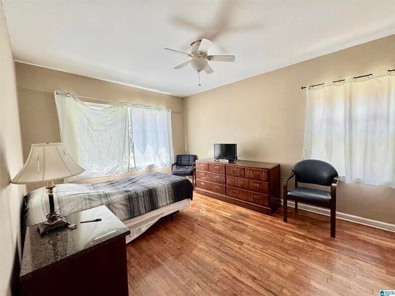 More Photos Of 115 Cotton Ave SW, Birmingham Apartments For Sale