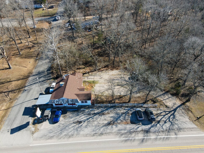 More Photos Of 1603 Central Blvd, Bull Shoals Restaurant For Sale