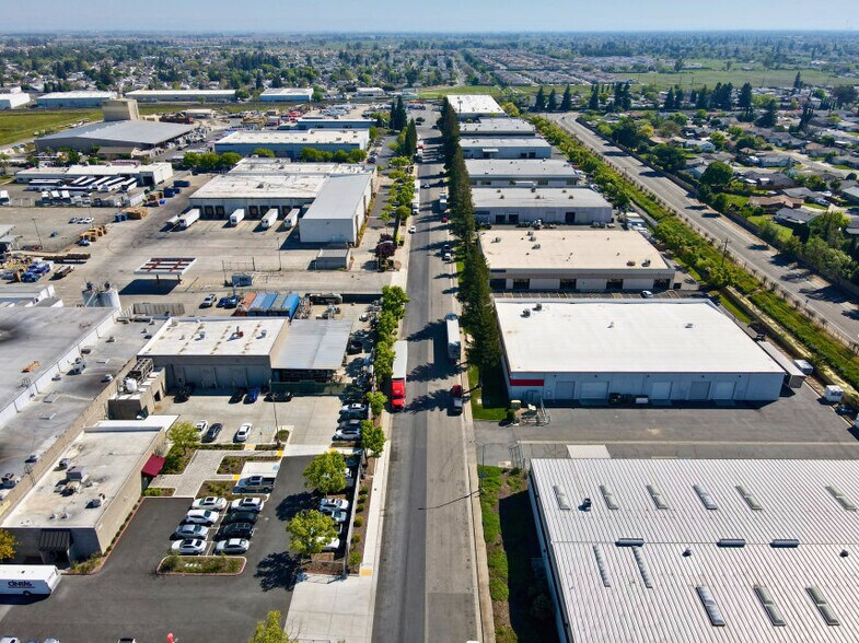 More Photos Of 8392 Carbide Ct, Sacramento Warehouse For Sale