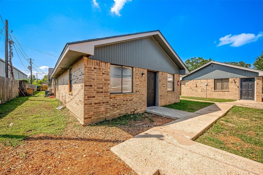 More Photos Of 8814 Manus St, Houston Apartments For Sale