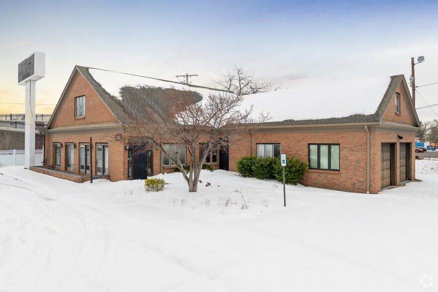 More Photos Of 1220 Washington Ave, Evansville Medical For Sale