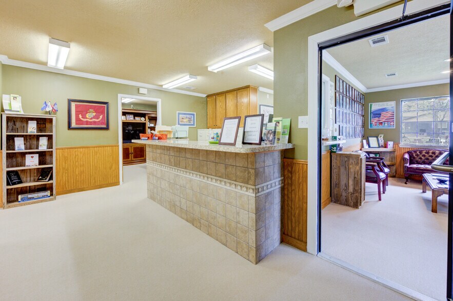 More Photos Of 1321 S John Redditt Dr, Lufkin General Retail For Sale