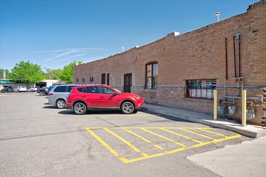 More Photos Of 430 N 1st St, Montrose General Retail For Sale