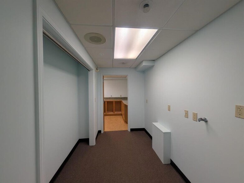 More Photos Of 3 Tremont St, Claremont Office For Lease