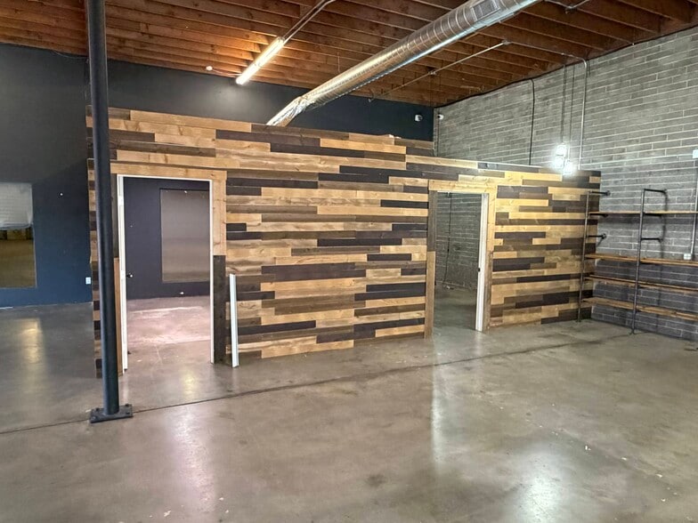 More Photos Of 1706 E Curry Rd, Tempe Warehouse For Lease