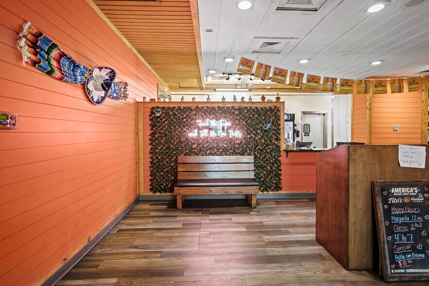 More Photos Of 762 Veterans Pky, Hinesville Restaurant For Sale