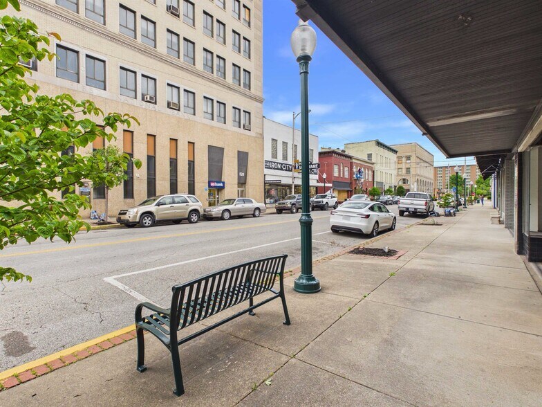 More Photos Of 123 S 3rd St, Ironton Storefront Retail Office For Sale