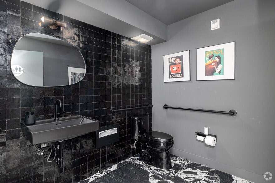 More Photos Of 1617 Broadway, Santa Monica Loft Creative Space For Sale