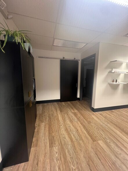 More Photos Of 12721 NE Bel Red Rd, Bellevue Office For Lease